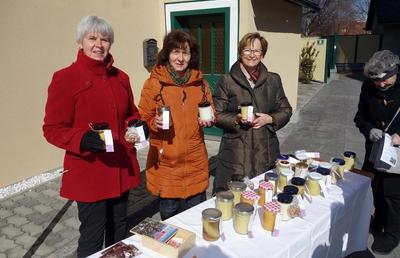 Die KFB-Weißkirchen unter Monika Gaber (rechts) führte erfolgreich den heurigen „Suppensonntag“ durch.