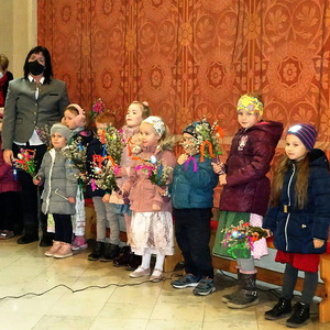               ... singenden Pfarrkindergarten-Kindern!